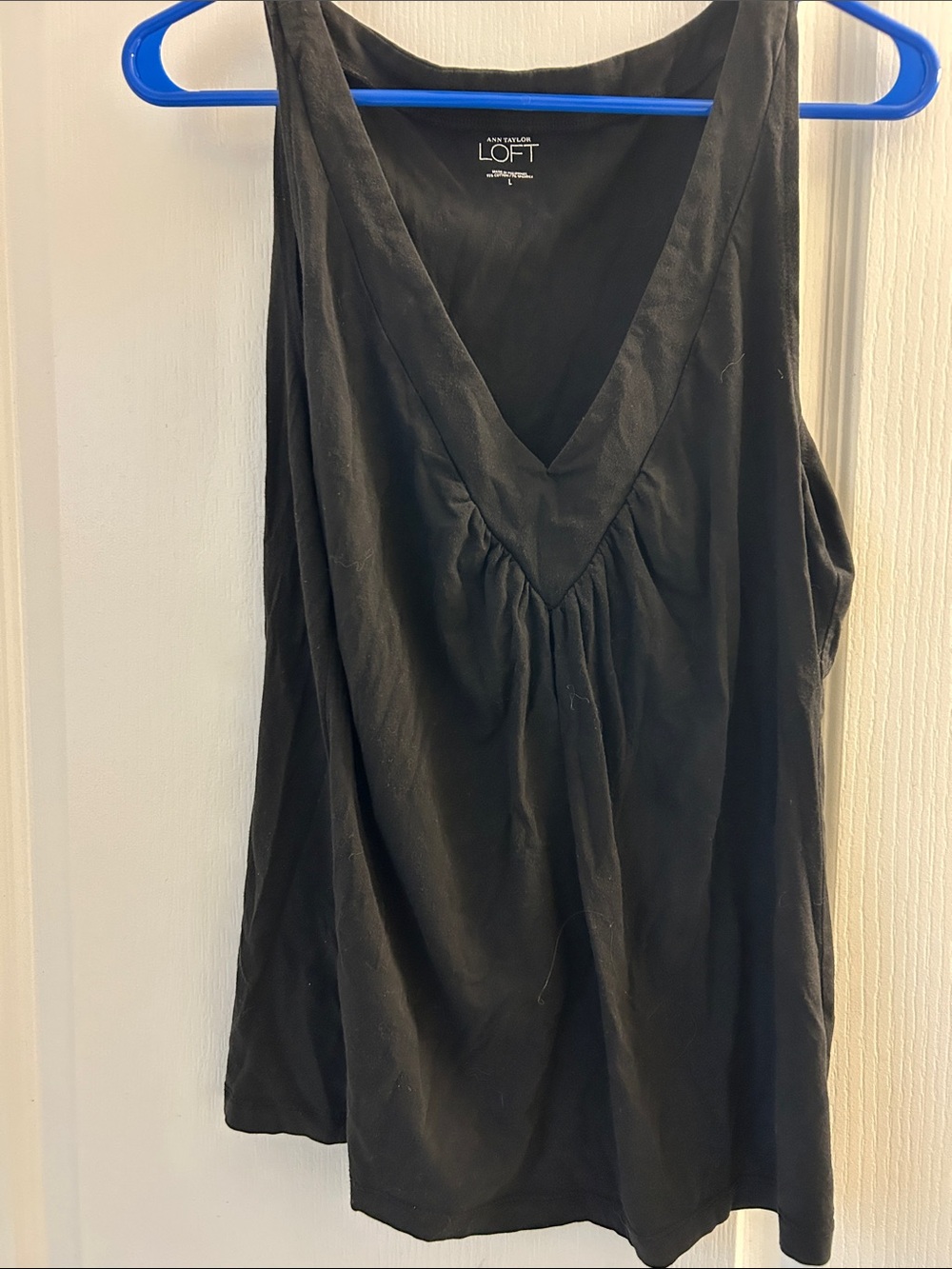 LOFT Black V-Neck Sleeveless Camisole